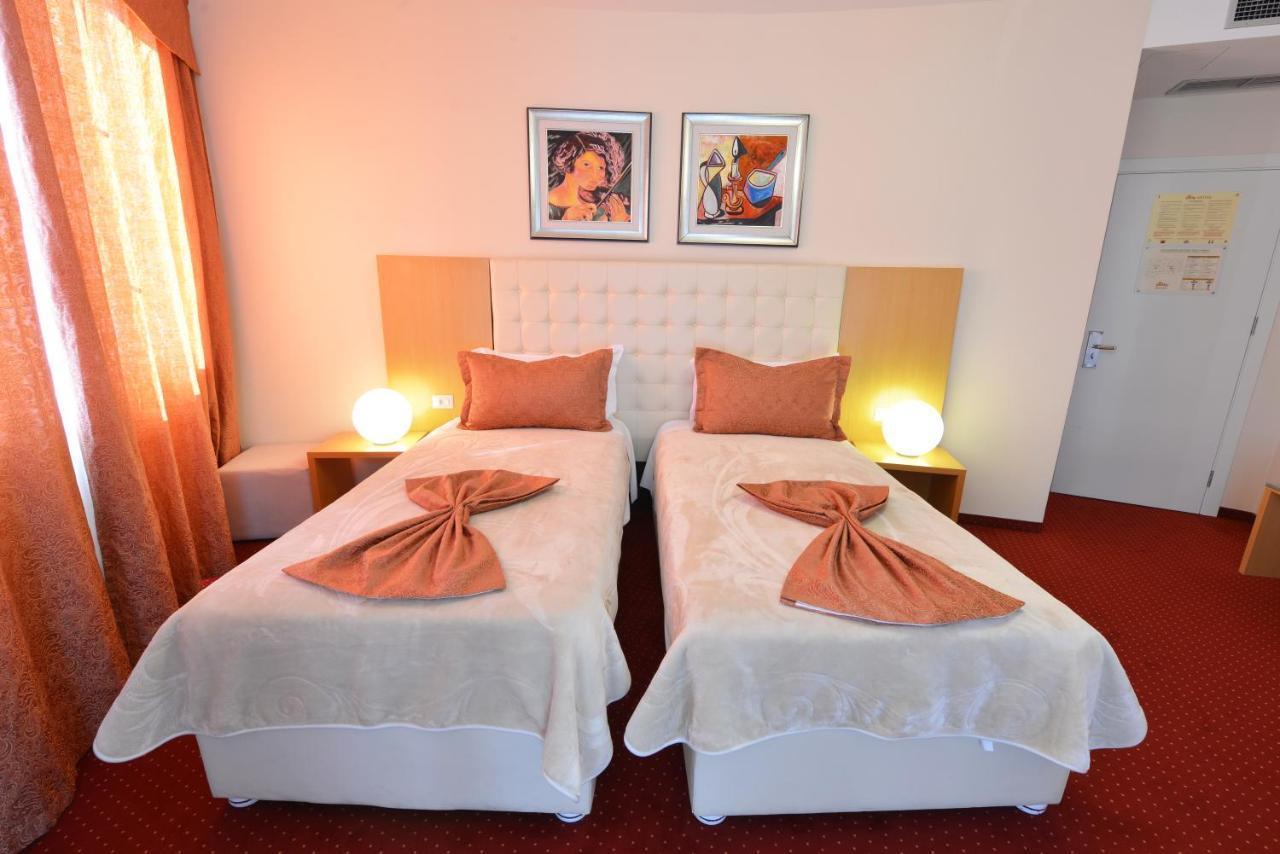 Hotel Jolly